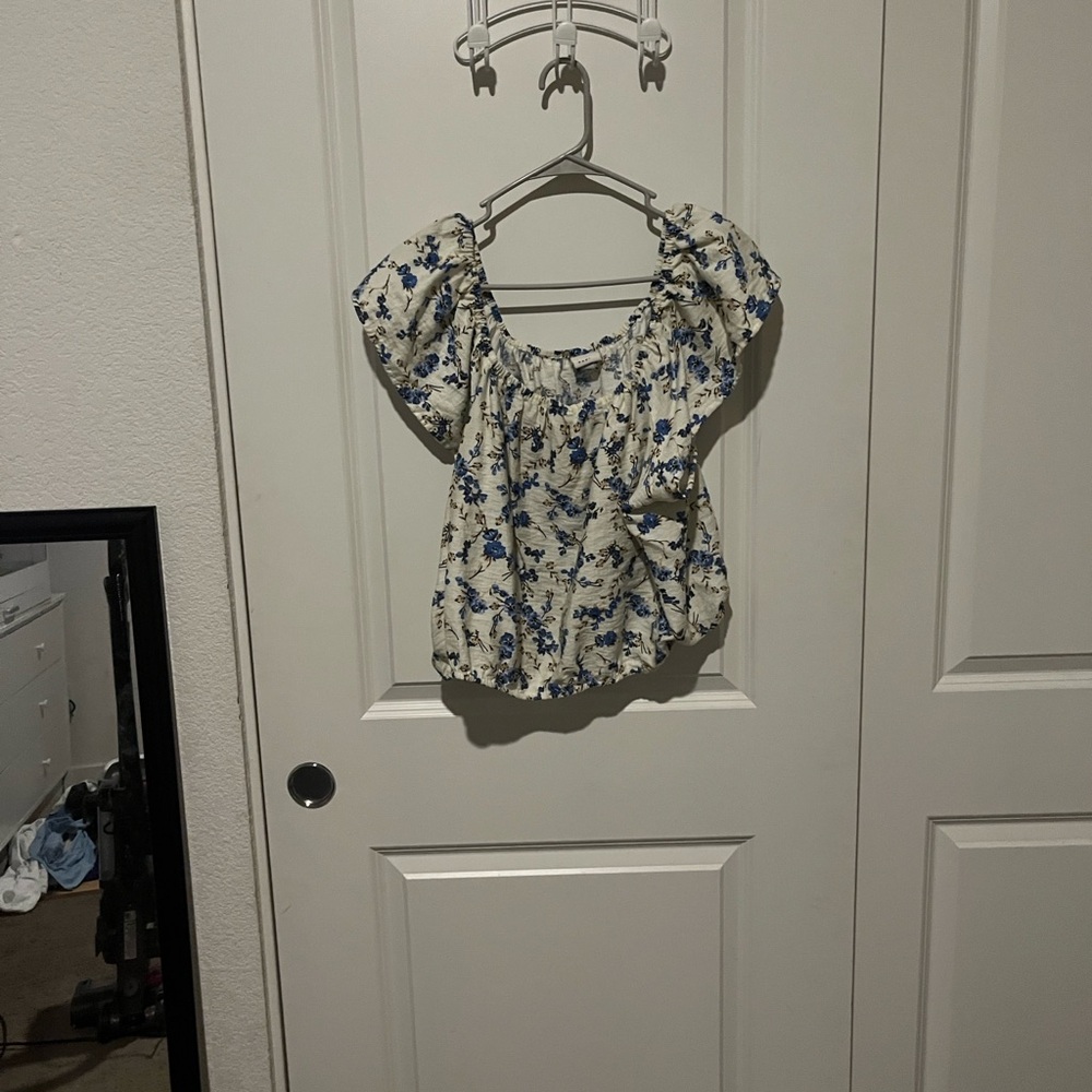 a new day Cream and Blue Floral Puff Sleeve Blouse